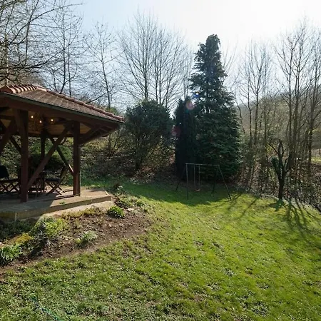 Semesterbostad Beautiful With Garden *